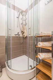 Holiday apartment with air conditioning and sea view - Image 3