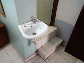 C.E.O Motel - Image 2