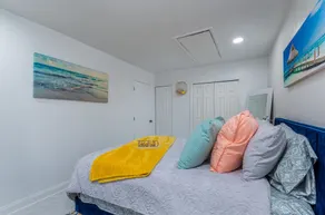 King's Cozy Guest Suite - Image 5