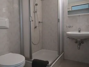 Gemütliche Wohnung für 5 Personen mit  W-LAN, TV, Balkon, Haustiere erlaubt und Panoramablick - Image 3