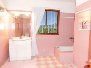 Großzüg. Casa con vista panoramica sul mare, montagne e sulla valle + appartamento opzionale - Image 2