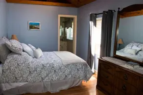 Waterfront Vacation Home-4 bedrooms-2.5bath-Laundry room inside-2 heat pumps - Image 3
