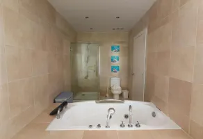 Top-class beachfront condo with sea views, jacuzzi, in gated resort with pool! - Image 4