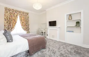 George street boutique apartment 2 - sleeps 6 guests  in 2 bedrooms - Image 5