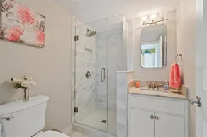 Beautiful Condo just steps from the pool and beach. - Image 4