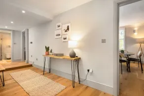 Period Henley 2 bed apt with parking for 1 car - Image 5