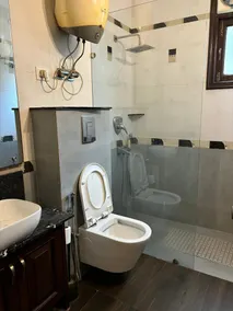 Short Stay 3BHK in Green Park with LIFT - Image 3