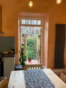 Grade 1 - Centrally located Georgian Maisonette - 2 bedroom - Image 5