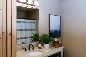 Treeline at Roslyn Ridge is the coziest spot where guests can relax, enjoy community amenities and bask in their home away from home! Guests are welcomed with a gift basket with a bottle of wine and goodies, a private hot tub, fire pit & more - Image 4