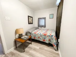 Cozy Serene home off 55 Queen Bed Smart TVs Wi-Fi - Image 4