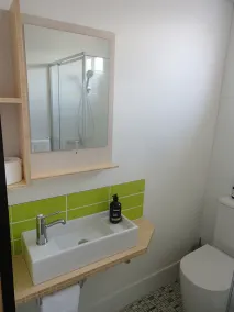 Modern Murray River Retreat - Image 2