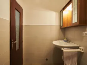 Beautiful apartment for 4 guests with WIFI, TV, terrace and pets allowed - Image 5