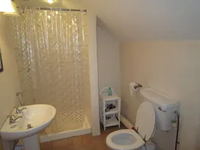 Cozy 2-bedroom stone cottage with large garden - Image 3