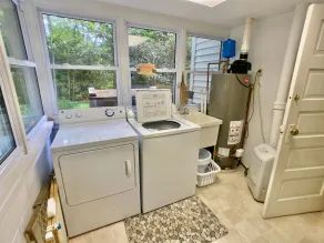 Large Family Home That Sleeps 16 Located Only 20 Minutes from Asheville - Image 2