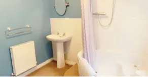 SPACIOUS DETACHED 5 Bedroom4 Bathroom WIFI Parking - Image 5