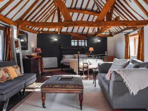 A lovely couples retreat in the heart of the Chilterns. - Image 4