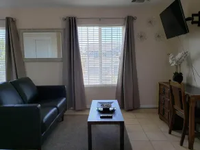 Nicely setup studio with FAST Internet - Image 5