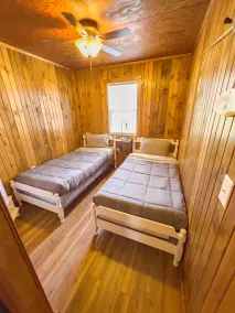 Easton Lake Retreat – Cozy Cottage & Hot Tub - Image 5