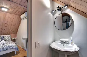 The Golf & Mountain View Retreat by Instant Suites - Image 5