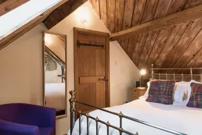 Cottage 1 - sleeps 4 guests  in 2 bedrooms - Image 4