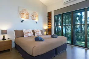 Eumarella Shores Noosa Lake Retreat DeluxeCottag - Image 4