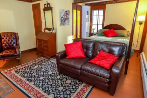 Mountainside Estate. Private Indoor Pool, near Ragged Mtn. & Sunapee, sleeps 28 - Image 5