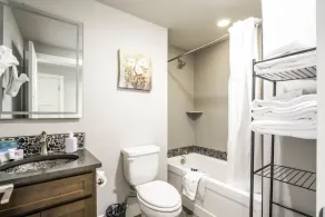 GrandView 100 - Luxury 2 Bedroom Waterfront condo - Image 4