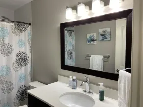 Izzy's Lookout Lake House - Spacious 2 bedroom house - Image 3