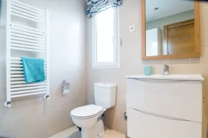 Erdgeschoss Eckwohnung Mit Terrasse & Pool. Ansichten zum Golfplatz u. Zu den Hügeln - Image 4