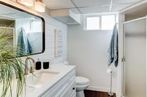 Cozy 3BR 2BA Bungalow Centrally Located - Image 5