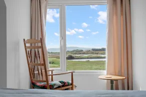 4 bed with hot tub and views over the nature reserve - Image 2