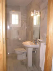 Beach front 3 double bedroom house, pool, pets, garden 40' from sea. NEW BBC ITV - Image 3
