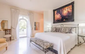 Luxurious Home In Málaga - Image 5