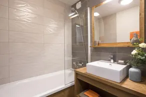 Wifi, skiurlaub an der piste, schwimmbad, hammam, terrasse, balkon, fernseher - Image 3