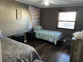 Large space and comfortable accommodations for big groups. - Image 3
