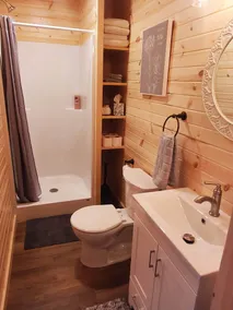 The Wildflower - Private cabin in wooded setting - Image 3