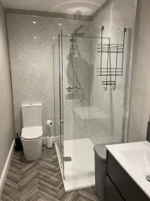 Boutique Apartment in great location with private parking - Image 3