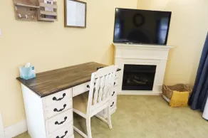 Massive Room - King Bed-Fireplace-10' Ceilings-50\" Widescreen TV - Image 3