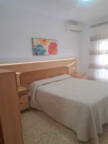 MAISON DE VILLE AVEC PATIOS, BBQ, WIFI GRATUIT ET PARKING 5 'À PIED DE LA PLAGE - Image 5