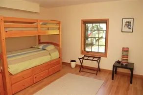 Scenic Luxury Cabin, Avskilt Woods, Blue Ribbon Trout Stream - Image 4
