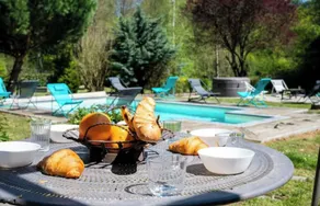 Fabulous property - 30Pers Swimming pool/spa in the heart of a french village . - Image 5