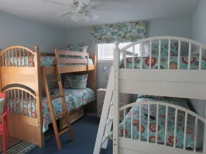 5 bedroom accommodation in Surf City - Image 5