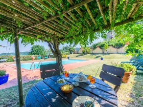 Smuk lejlighed for 12 gæster med WIFI, klimaanlæg, privat pool, TV, gårdhave og kæledyr tilladt - Image 4