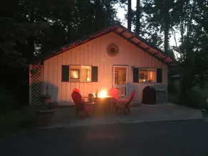 Cute country cabin. Close to lake and easy freeway access. Close to Spokane/CDA - Image 4