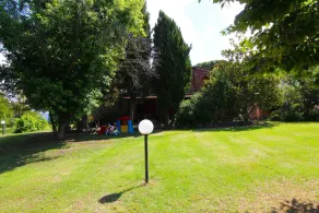 Villa with private swimming pool and large, well-kept, fully fenced garden. Ideal for holidays with - Image 2