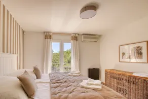 Exclusive private villa with pool in South France - Image 5
