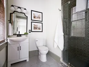 Renovated Historic Home by Forsyth Park - 3BR w/ Ensuite Baths + Porches - Image 3