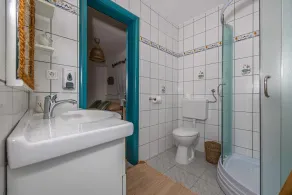 Seaview home with bubble bath - Image 3