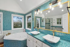 Secluded Marsh Front home-Private Salt Water Pond-5 min walk to beach access! - Image 2