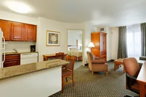 2 Bedroom Suite | Free Breakfast + Free Wi-Fi - Image 3